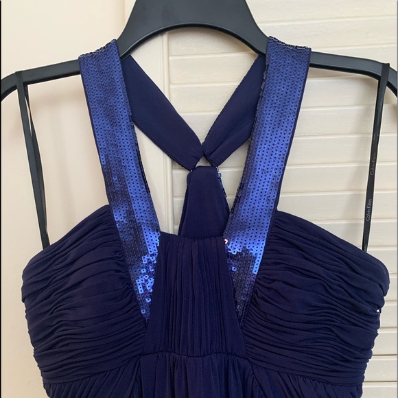 Elegant Calvin Klein Gown - Picture 2 of 5